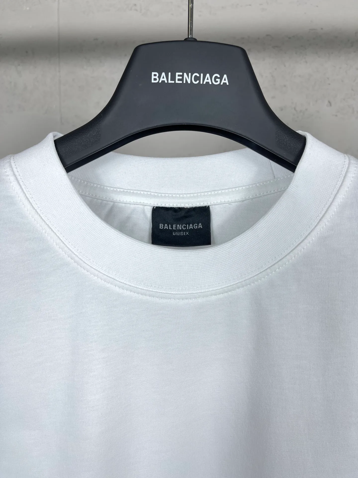 【 . Quality】BALENCI*GA/ . 2024New Arrival. T 。 Y Quality ， ， 。 . Authentic ， ！ ZP 。 260 ， . ， ，。 。 ， 。 OS . Same Style ：BL 223356 : Purple.White.Yellow Size：XS L
